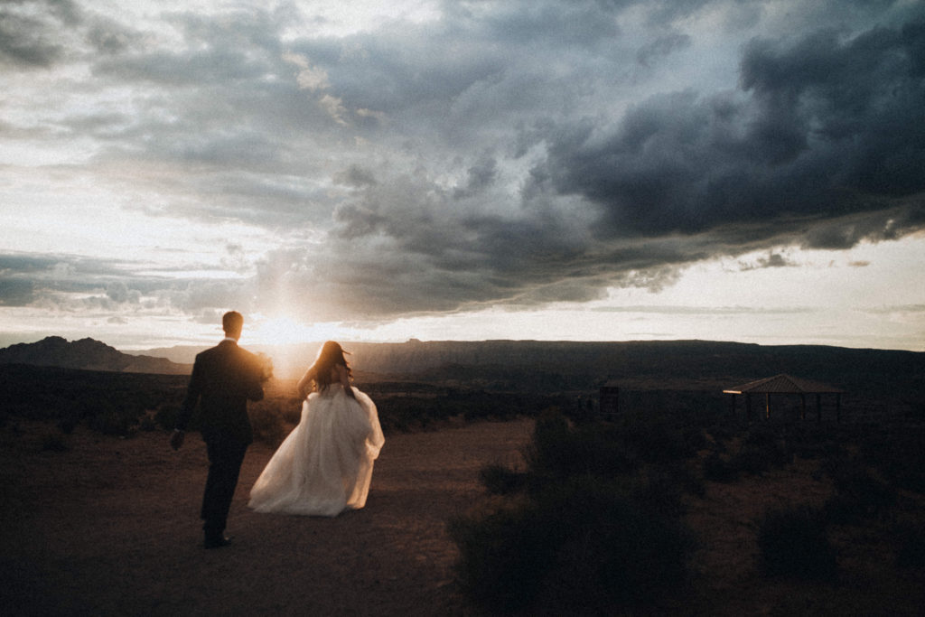 destination-arizona-adventure-elopement-horseshoebend-antelope-canyon-wedding-photography-photos